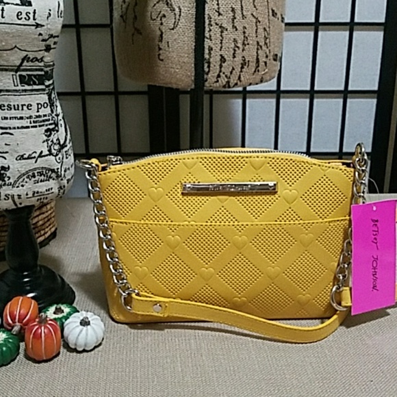 Betsey Johnson Handbags - 🐚⛱🌞🌴 PRICE DROP! 🌴🌞⛱🐚